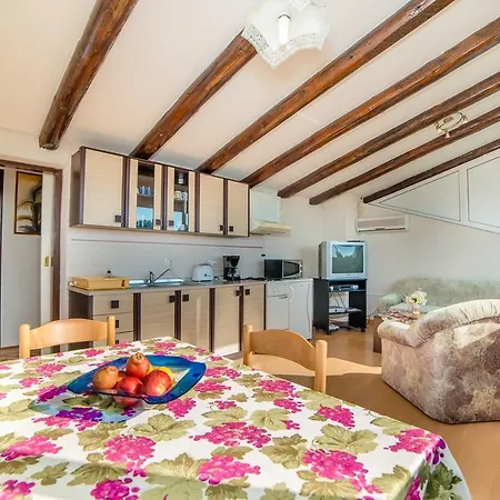 Daria Apartment
